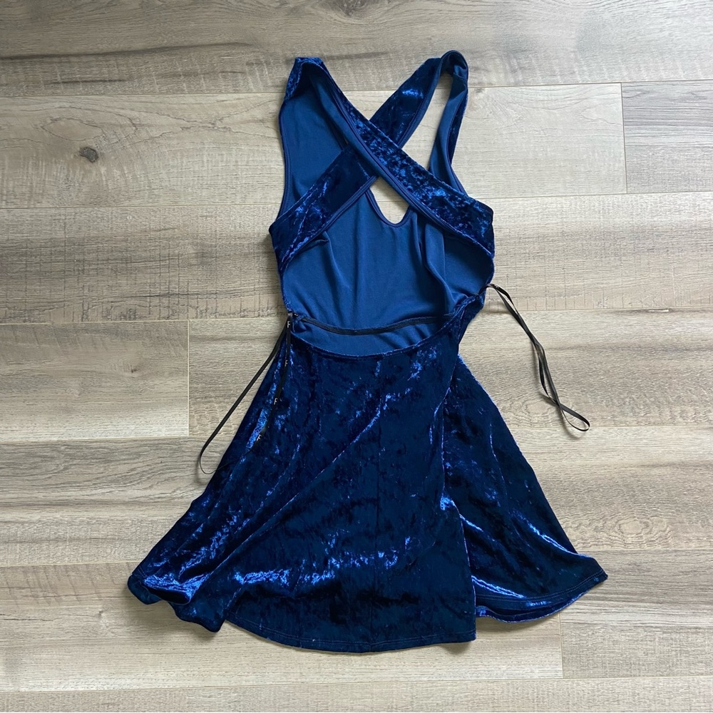 Lulus backless dress - Picture 6 of 6